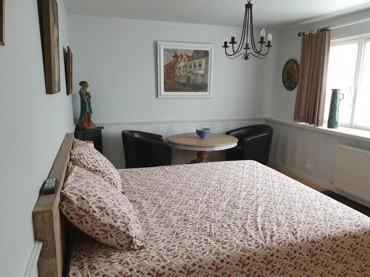 Bed and Breakfast Den Hoge Doorn Harelbeke Exterior foto
